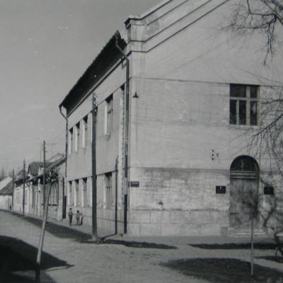 Skola Ucenika U Privredi Zgrada Bivse Sinagoge 1966. Ias F 43 Inv. 804